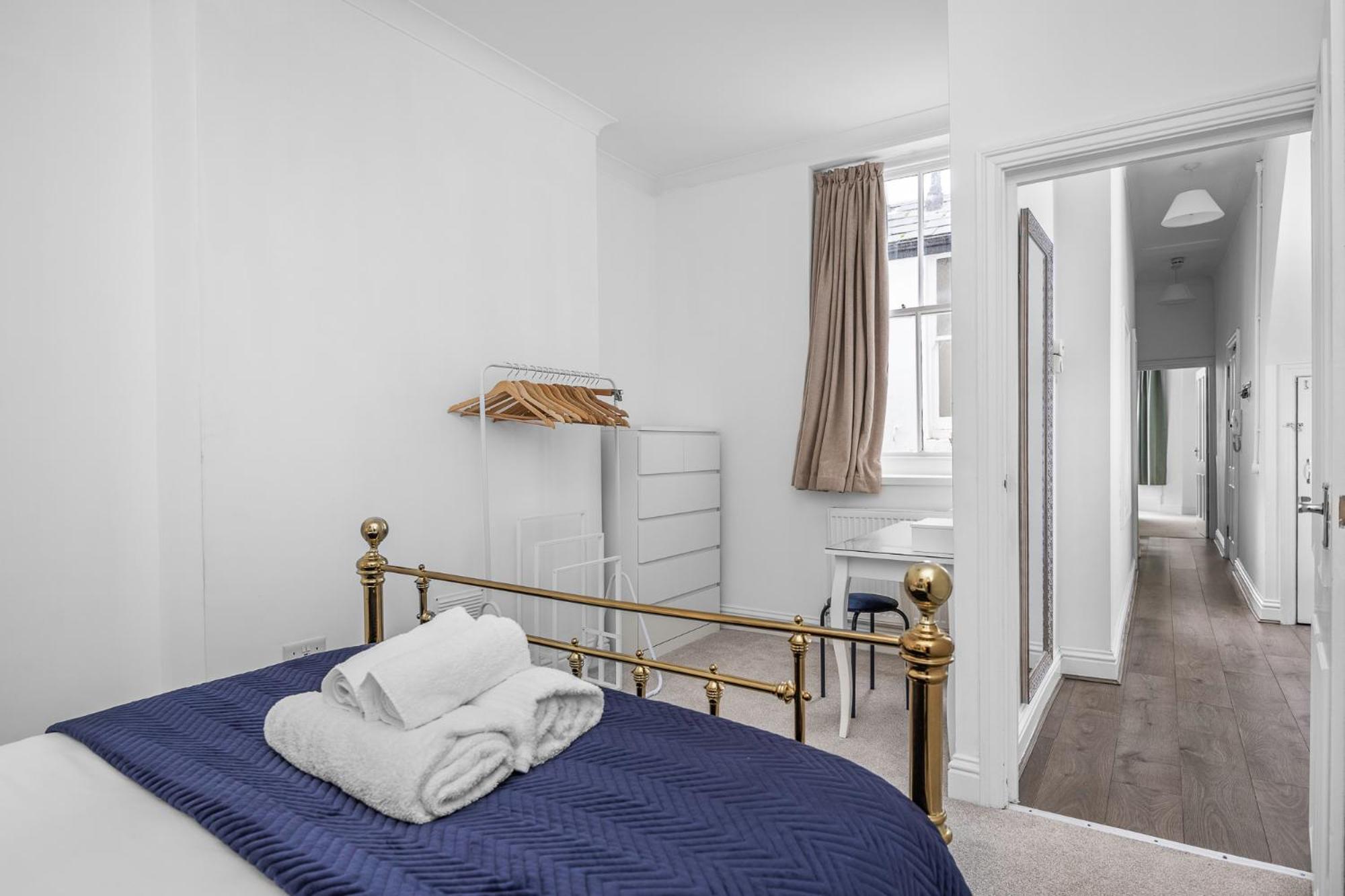 2 Bedroom Flat - With King Sized Beds, Netflix And Sky - Perfect For Contractors, Vacation Guests Or Those Relocating Brighton Екстериор снимка